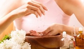 Маски и ванночки для омоложения кожи рук Маски и ванночки для омоложения кожи рук м