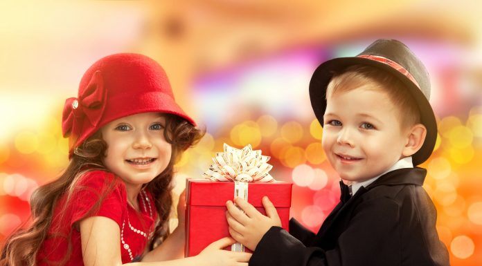 Что подарить мальчику на 2 года?