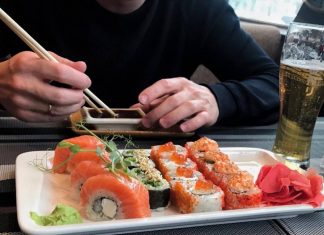 Какие роллы можно найти в сетах от Суши Мастер в Краснодаре