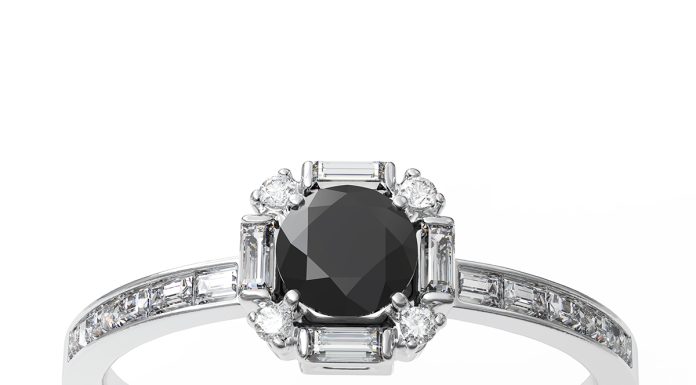 Кольца из белого золота с чёрным бриллиантом