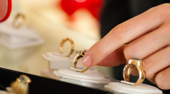 Ювелирный бутик Diamonds Are Forever: что там приобретают к 8 марта