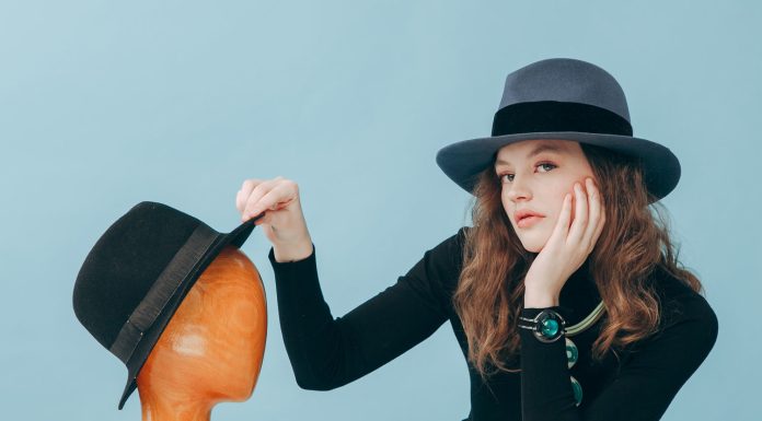 Чем интересны шляпы из фетра, как за ними ухаживать дома и с чем носить