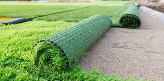 Где недорого купить искусственный футбольный газон?