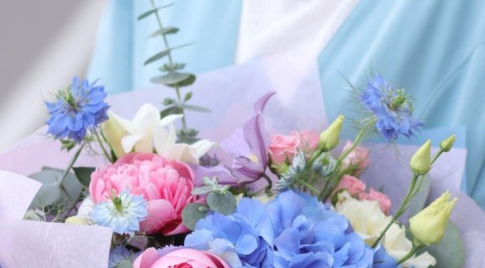 Какие букеты жители Алматы приобретают на выписку: и почему