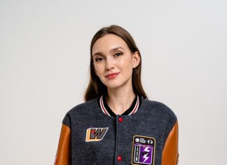 Бомбер с логотипом: популярный аксессуар в молодежной среде