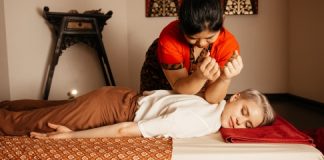 Какие традиционные тайские процедуры стали доступны в Санкт-Петербурге: программы для пар, желающих окунуться в атмосферу Тайланда