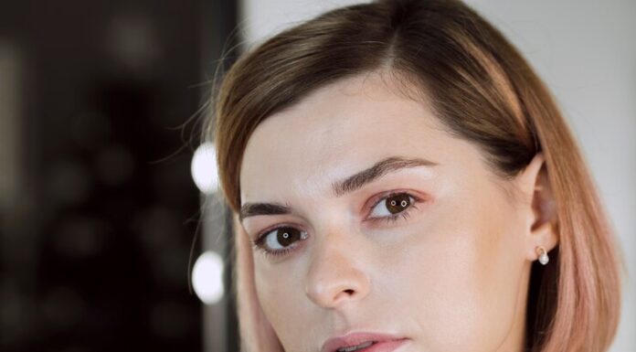 Как удалить милиумы: эффективные методы удаления белых угрей