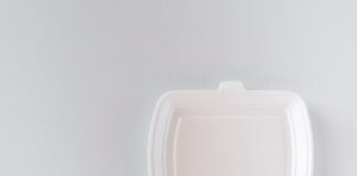 Обеспечьте идеальную гигиену на производстве с ВПС подложками и влаговпитывающими салфетками!