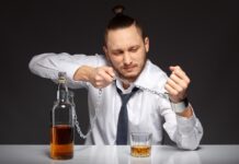 Как происходит выведение запоя на дому: этапы и советы