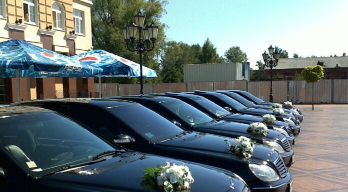 Свадебный кортеж: аренда ВИП-авто на свадьбу