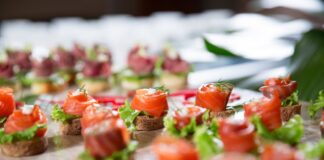 Как организовать уютный домашний праздник в формате фуршета