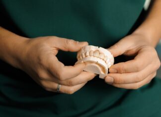 Что можно и нельзя при имплантации зубов: важные рекомендации