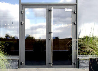 Термоизоляция стеклянных дверей: как сохранить тепло в доме