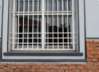 Антивандальные металлические конструкции: особенности и сферы применения